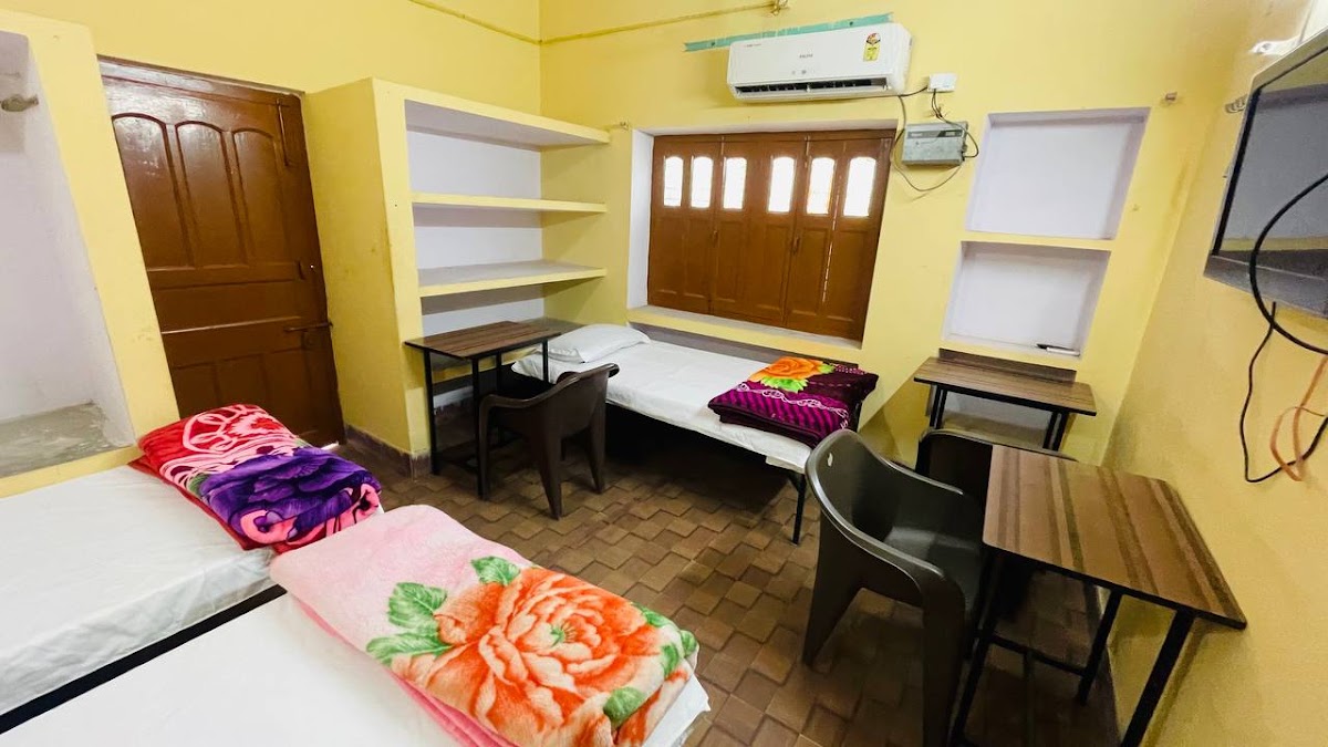 Light Girls' hostel