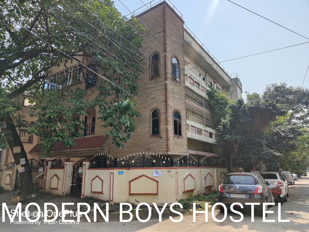 MODERN DLX BOYS / LADIES HOSTEL