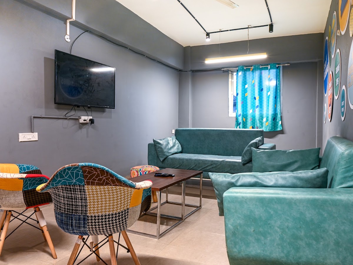 Stanza Living Verona House | Boys Hostel Near IPS Academy Rau – Boys PG in Indore preview photo 2