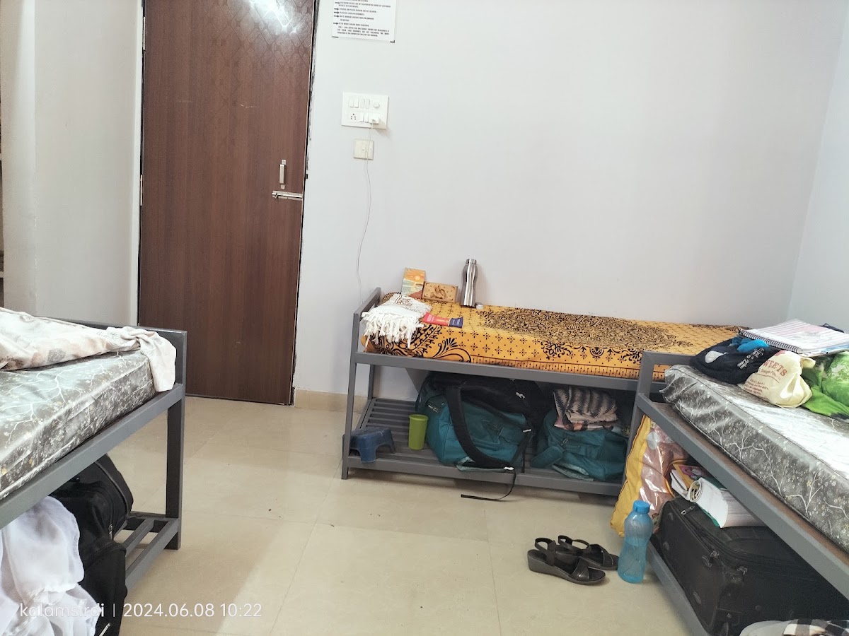 LAKSHMI PRANATHI SUPER DELUX LADIES/ GIRLS / WOMENS HOSTEL preview 1
