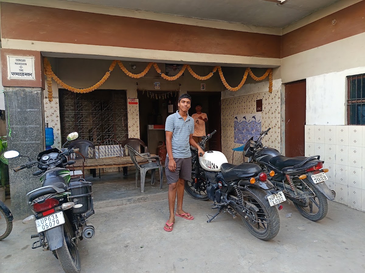 sengar Boys and Girls Hostel And P.G