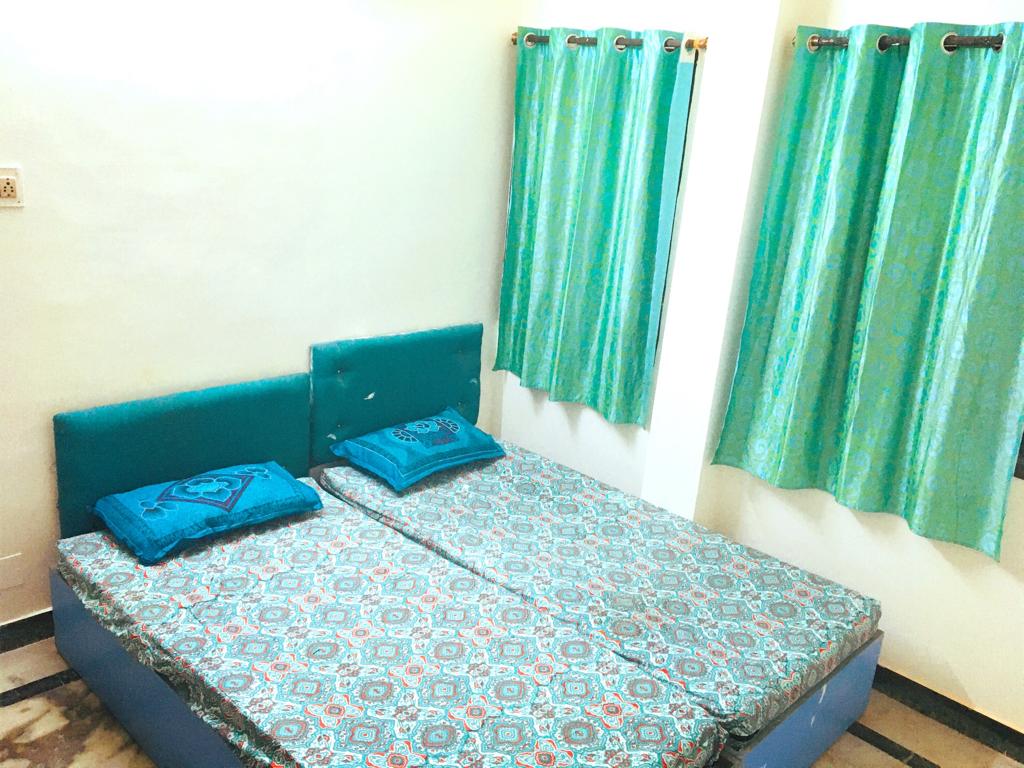 Backpackers Men's PG – Boys PG in Chennai preview photo 1