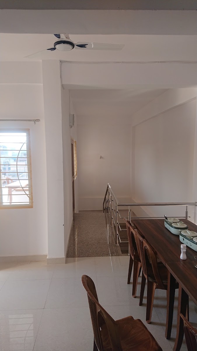 Reva Girls Hostel - PG For Girls | Girls Hostel | PG For Working Woman in Kolar Road – Girls PG in Bhopal preview photo 2