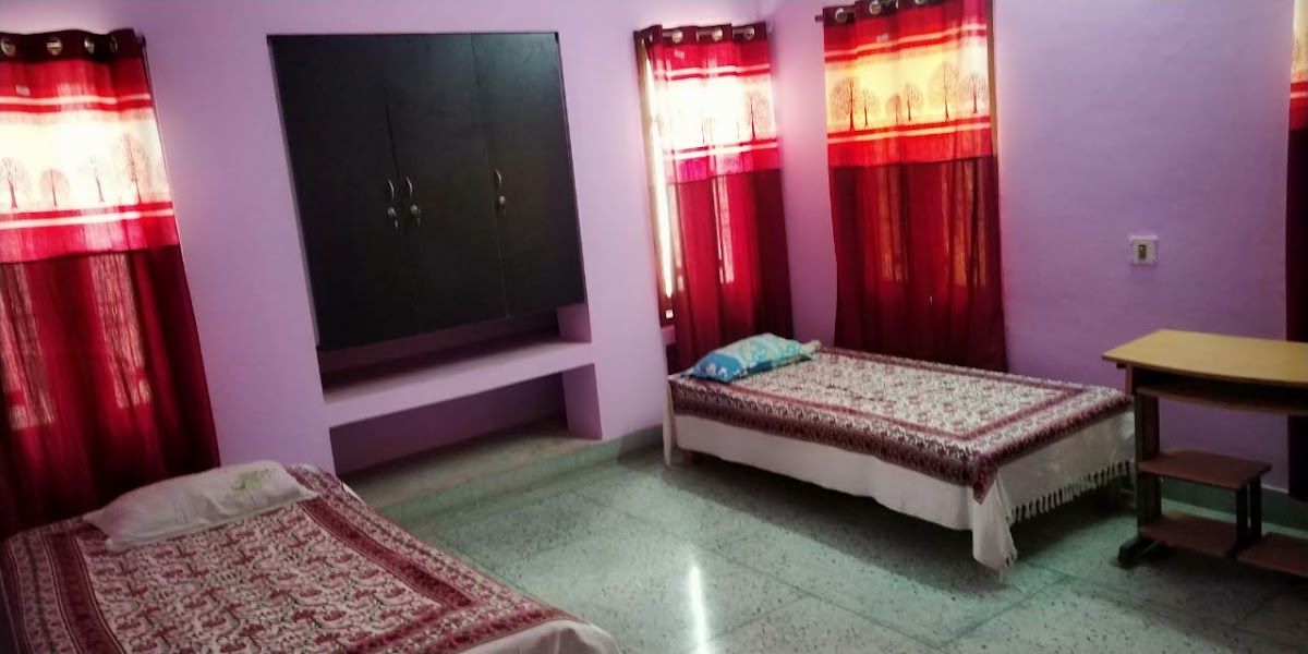Pushpanjali Girls Hostel – Girls PG in Patna preview photo 1