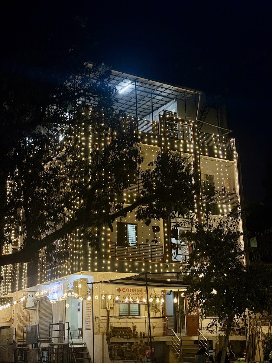 BK pramukh girls PG – Girls PG in Gandhinagar preview photo 2