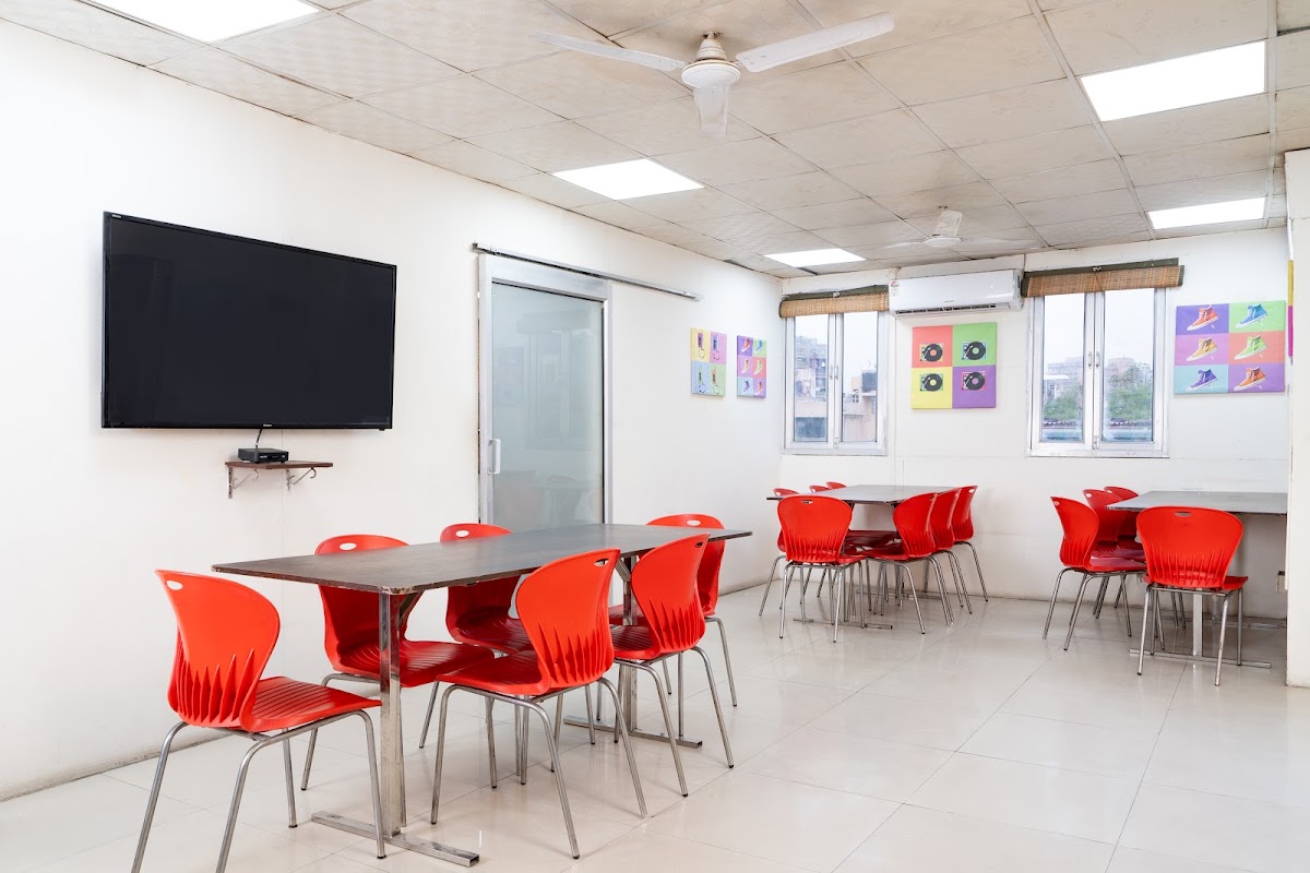 Your space Girls Hostel - Fort Mumbai – Girls PG in Mumbai preview photo 1