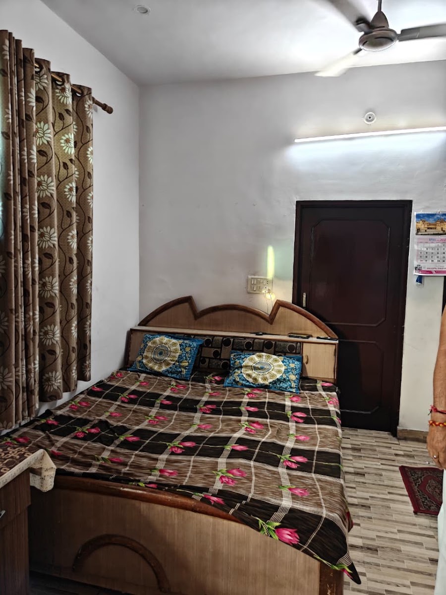 SHRI LAXMI VILLA GIRLS PG preview 1