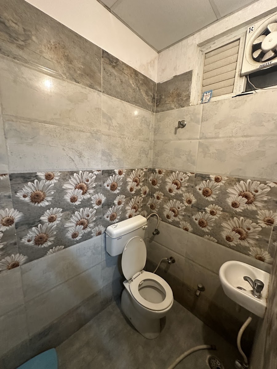 R Residency Paradise Boys Hostel | Boys Hostel in Kota – Boys PG in Kota preview photo 2