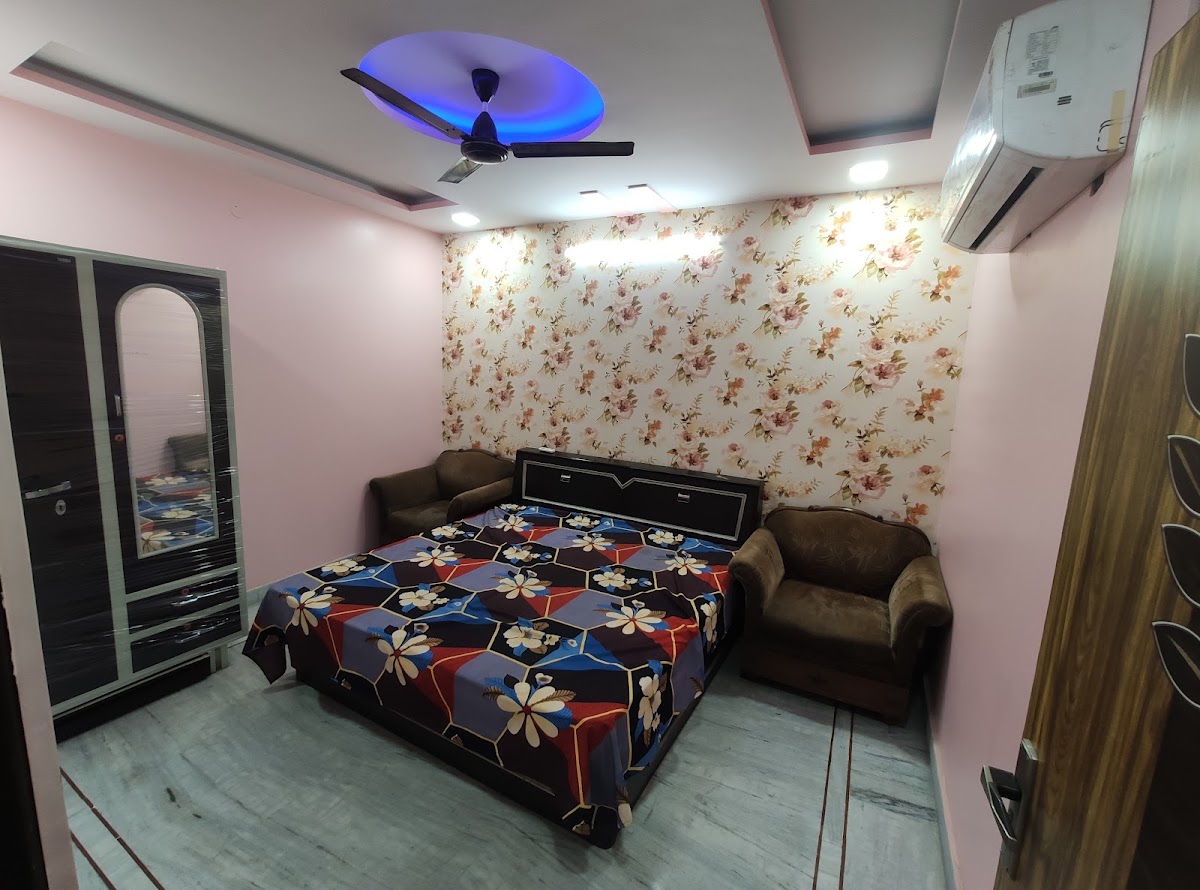 ANGEL GIRLS PG PUNJABI BAGH preview 1