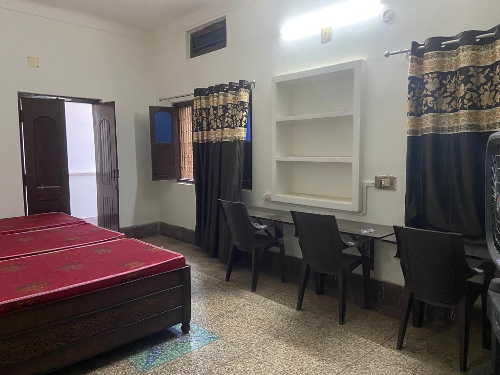 Saroj Pg And Girls Hostel – Girls PG in Varanasi preview photo 1