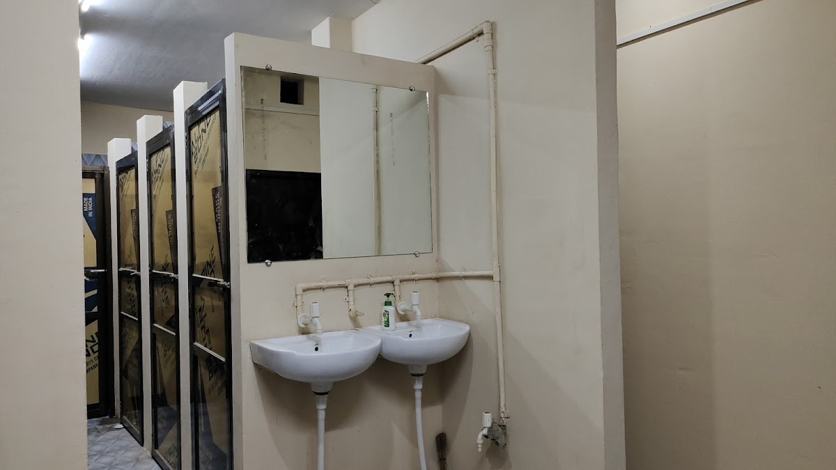 EURO BOYS HOSTEL – Boys PG in Varanasi preview photo 2