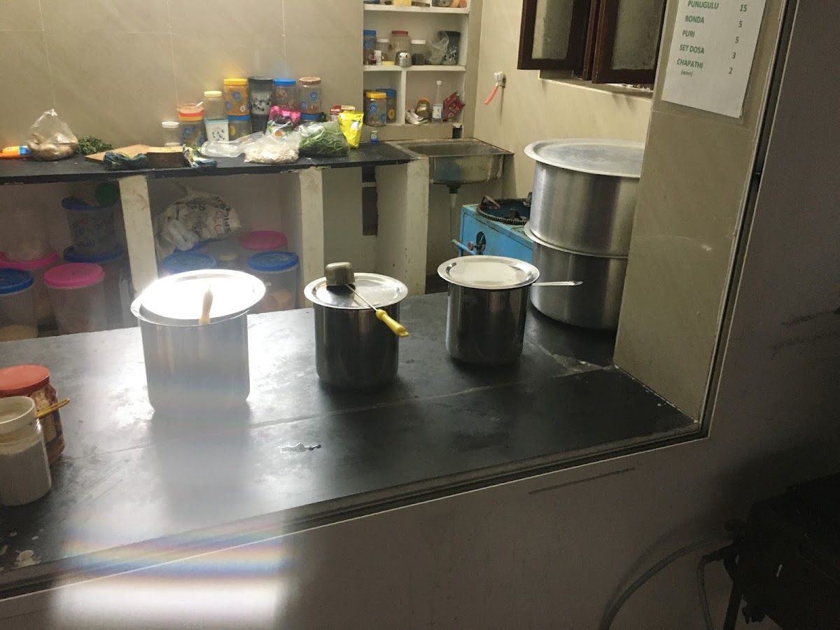 GUEST INN BOYS HOSTEL preview 1