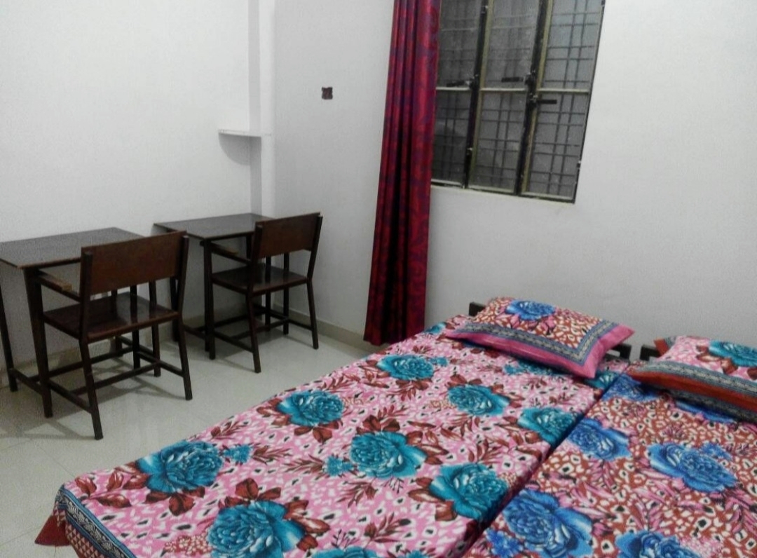 Pankhuri Girl's Hostel – Girls PG in Prayagraj preview photo 1